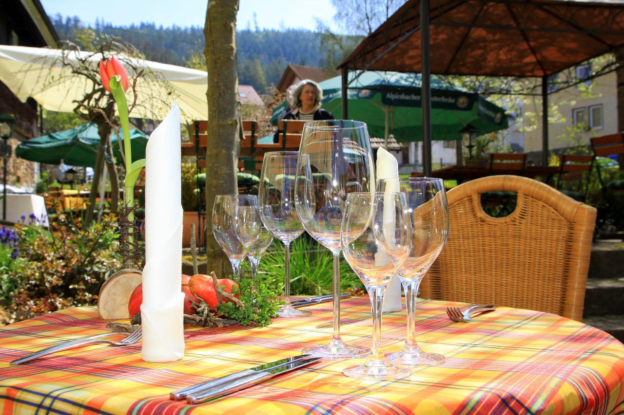 Gutshof-Hotel Waldknechtshof Baiersbronn Exterior foto